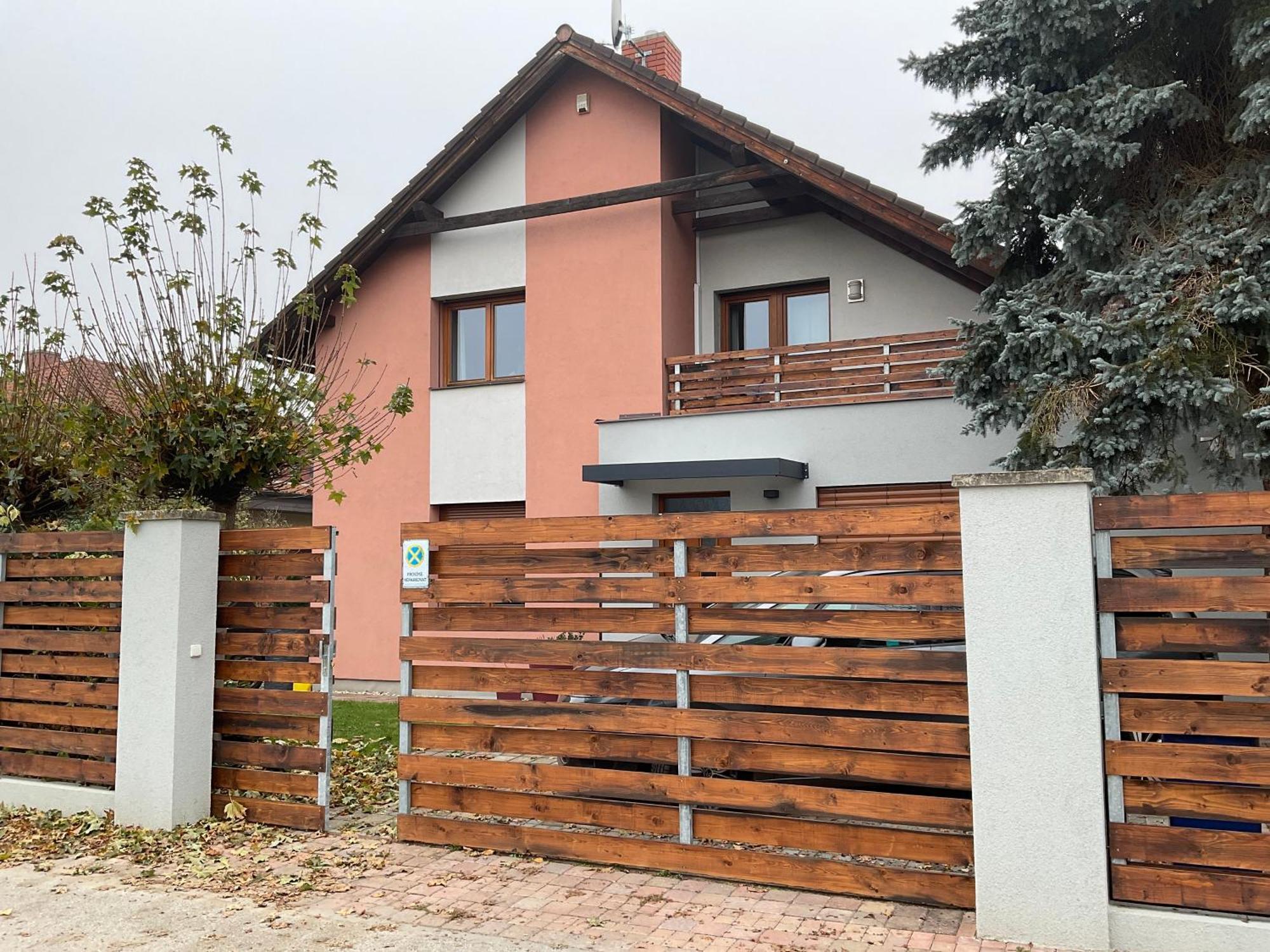 Apartman U Lesa Nové Jirny المظهر الخارجي الصورة